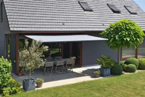 Un store banne installé par Moyse 3D