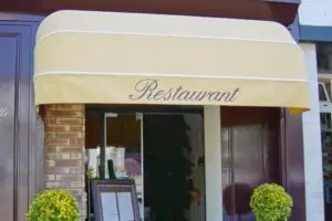 Un store corbeille installé par Moyse 3D