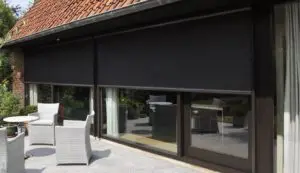 Un store vertical installé par Moyse 3D