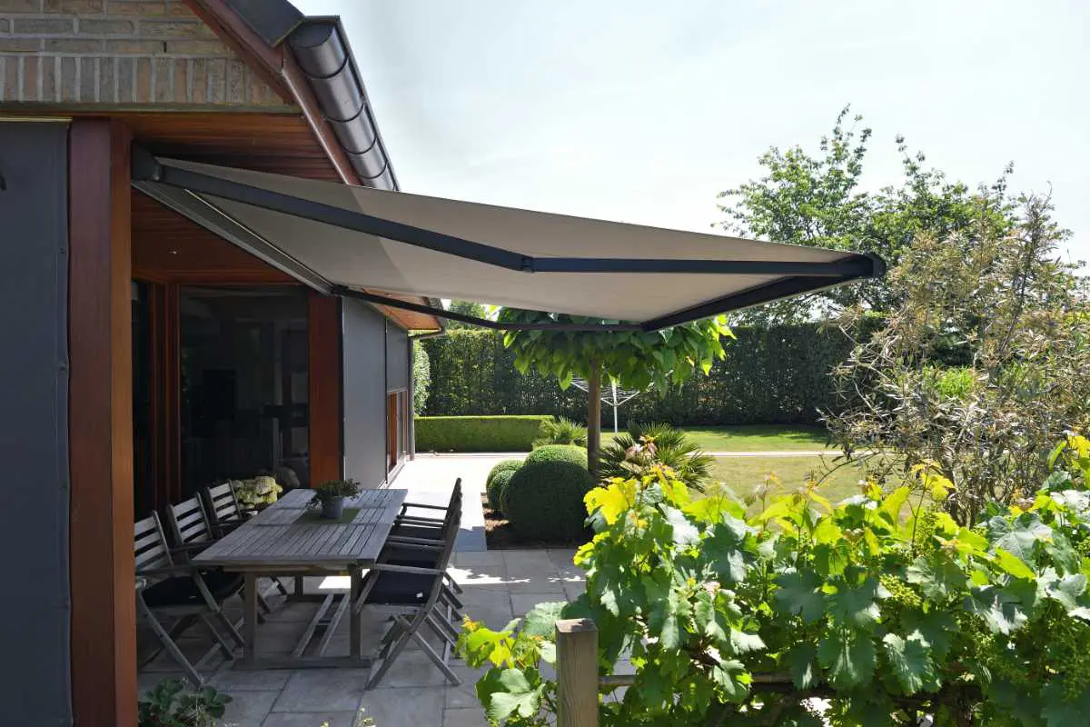 Un store banne installé par Moyse 3D